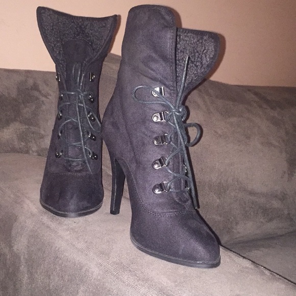 Kardashian Kollection high heel boots - Picture 3 of 5